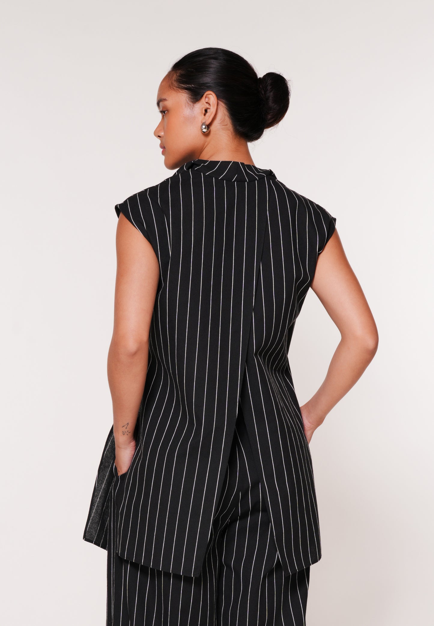Raf Kite Sleeveless Top (Striped Black)