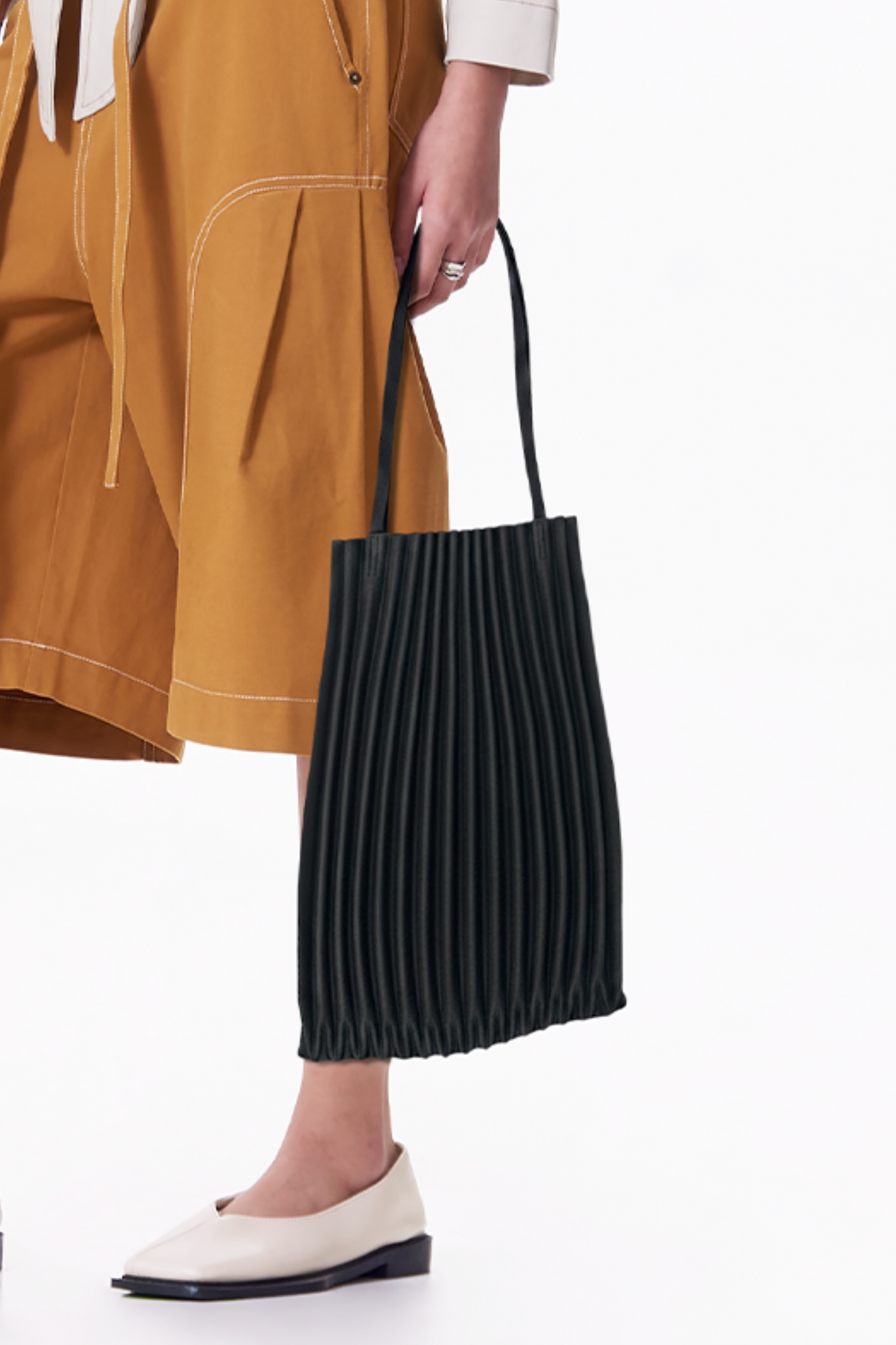 Pleated Tote Hand Bag (Black)